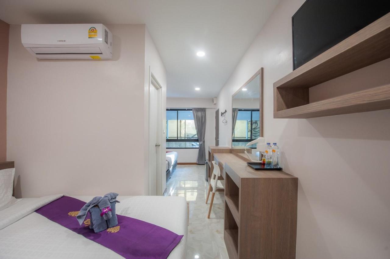 The Moon Night Hotel Bangkok Exteriör bild